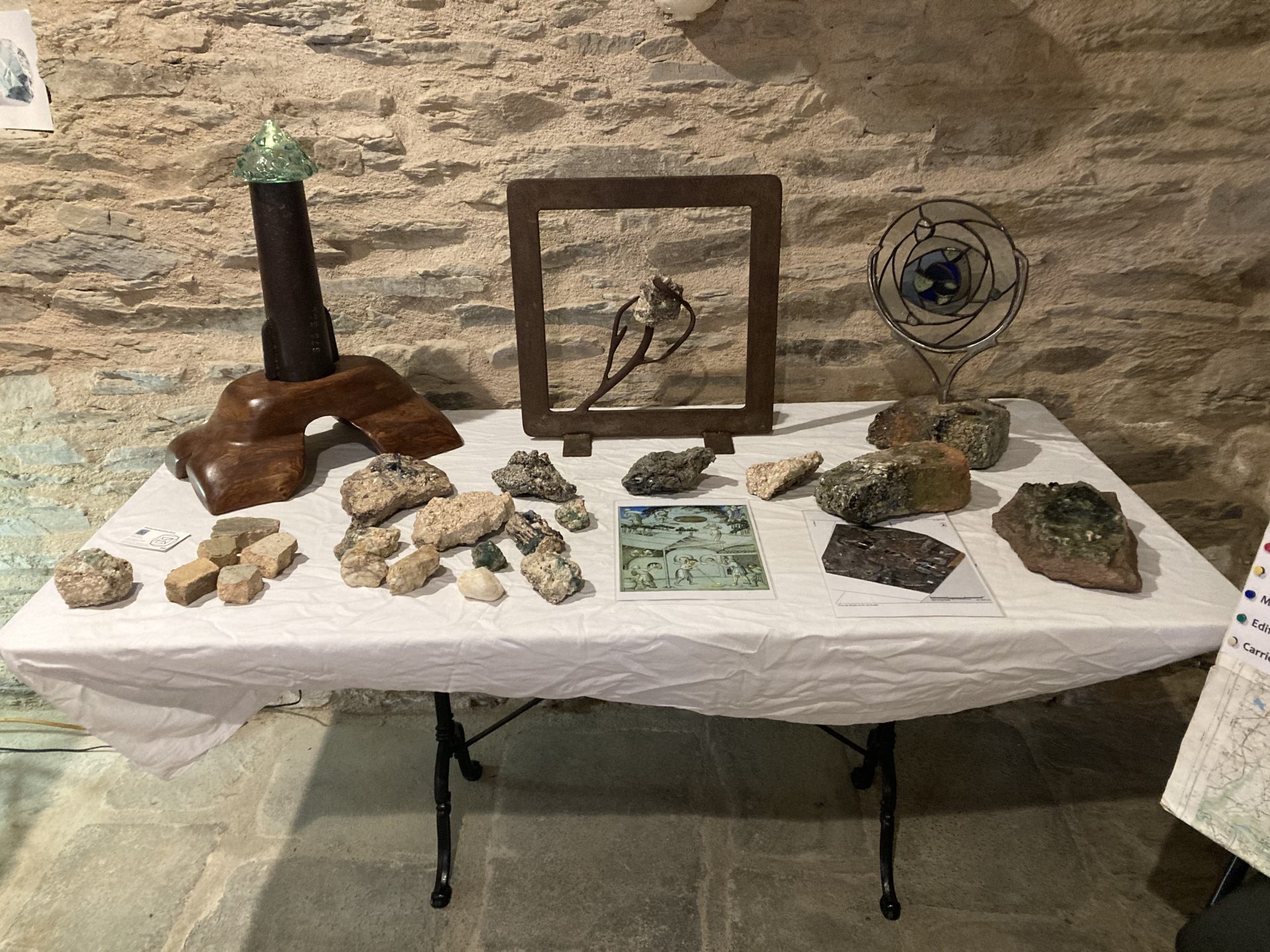 Lire la suite à propos de l’article Sur les traces des verriers du Rouergue en l’Eglise du Piboul